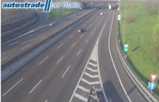 Náhledový obrázek webkamery Agrate Brianza - Traffic A04 - KM 144,4