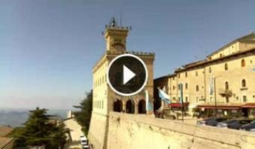 Náhledový obrázek webkamery San Marino - Piazza Libertà and Palazzo Pubblico